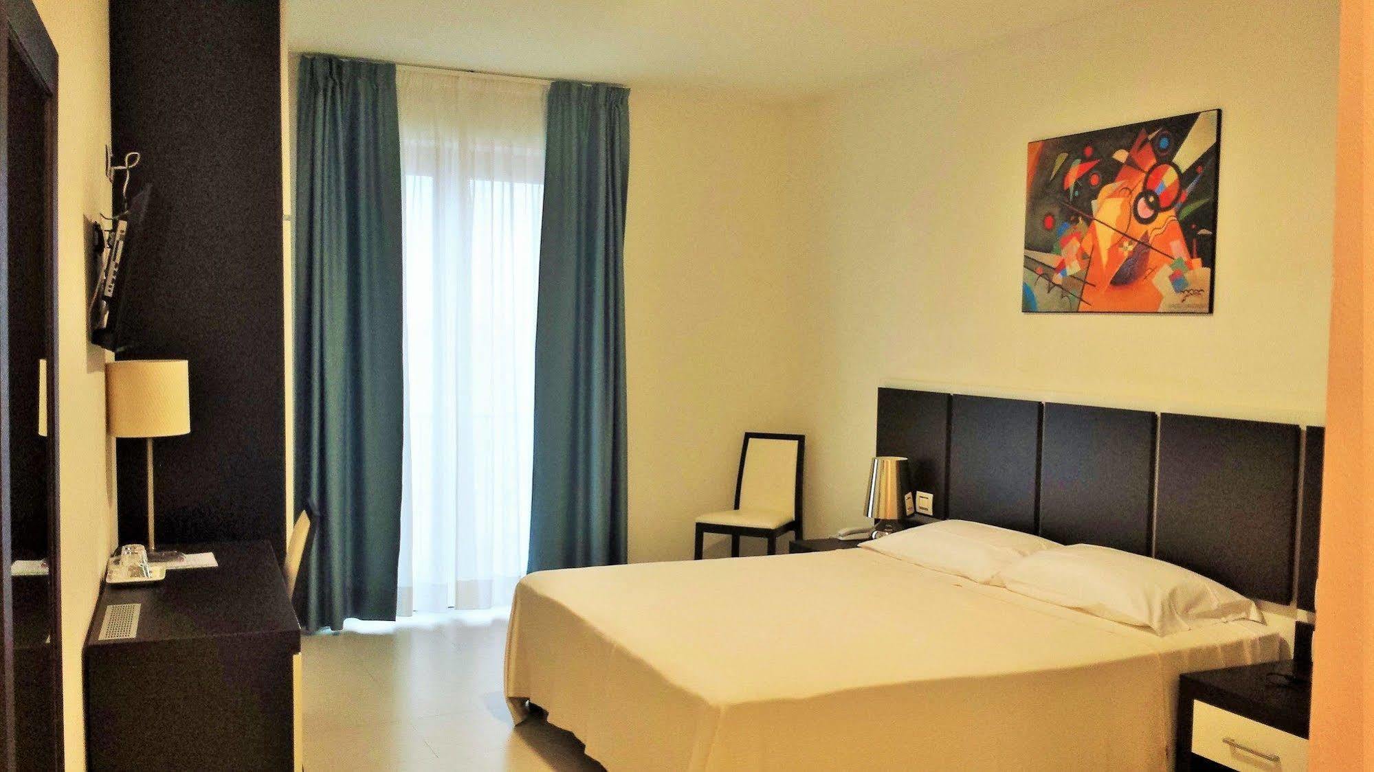 Buddi Hotel Platamona Zewnętrze zdjęcie